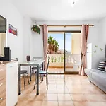 651 Bright Establishment, Heated Pool And Wi Fi * Los Cristianos (Tenerife)