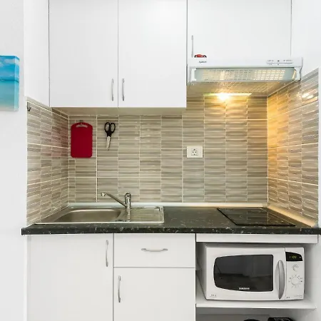 651 Bright Establishment, Heated Pool And Wi Fi アパート *